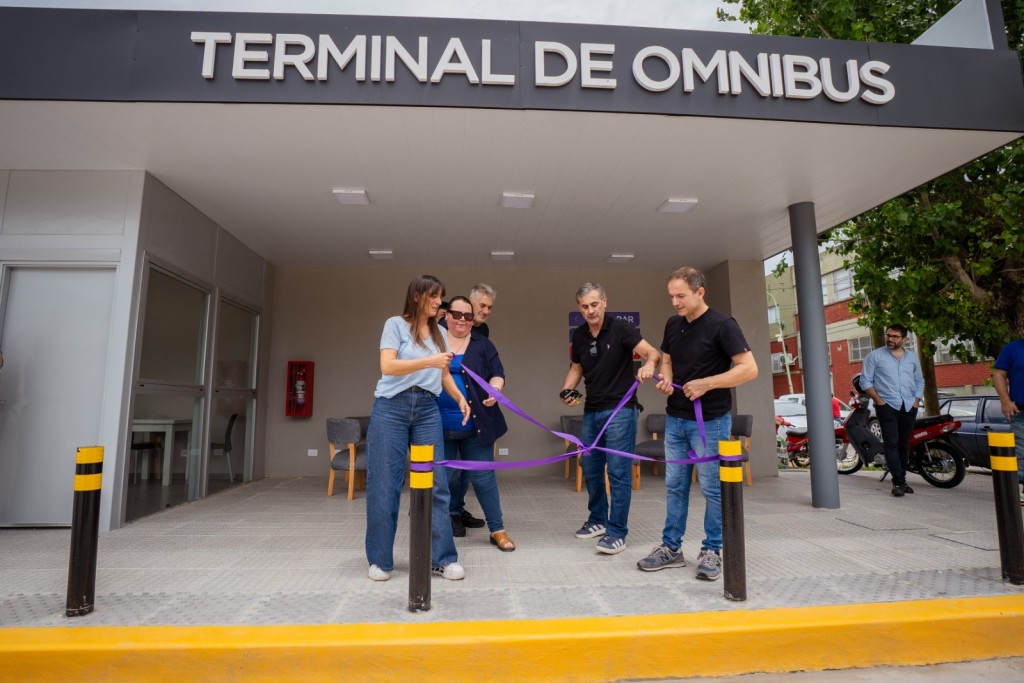 Se inauguró la nueva terminal de micros de media distancia: desde el lunes 15 será la única parada del casco urbano para el expreso directo de Metropol
