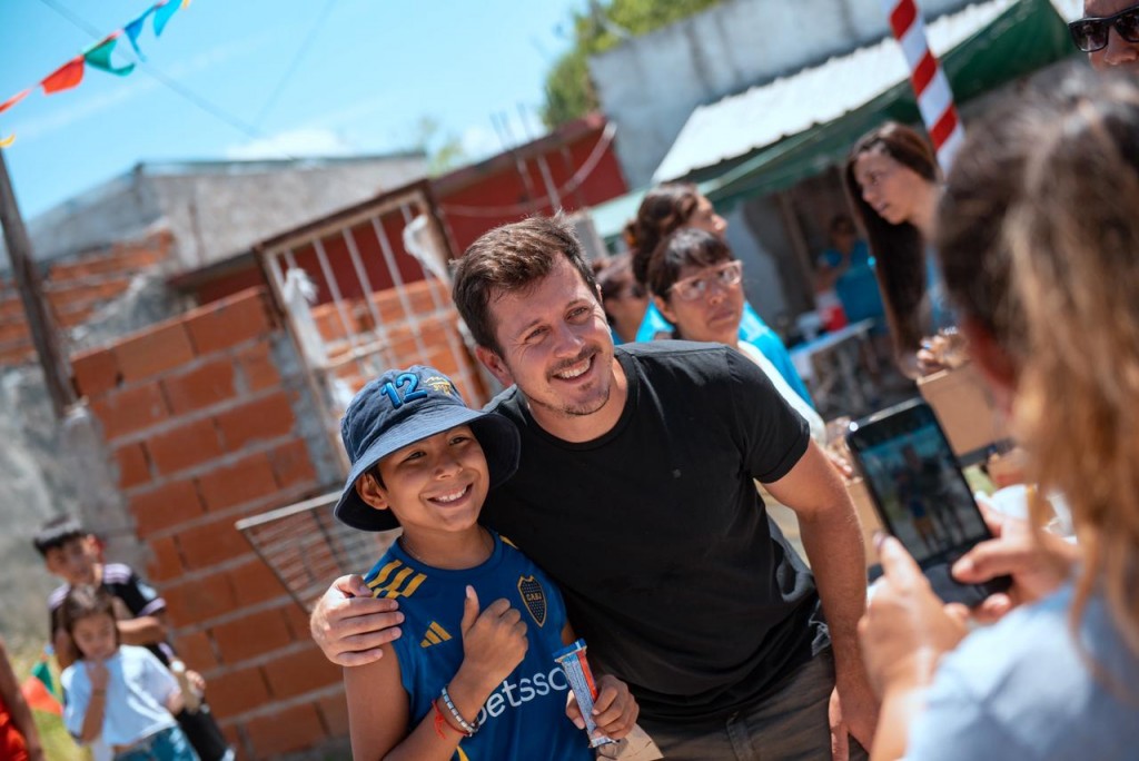 La kermés navideña de Fuerza Patria llegó a Villanueva, San Cayetano y 21 de Septiembre