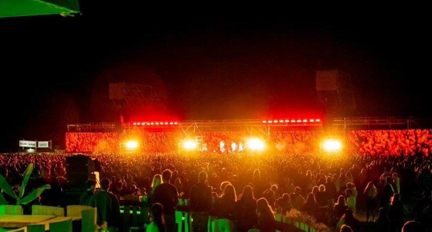 Festival 200 Veranos de Banco Provincia : BABASÓNICOS BRINDÓ UN SHOW ESPECTACULAR PARA MÁS DE 15 MIL PERSONAS 