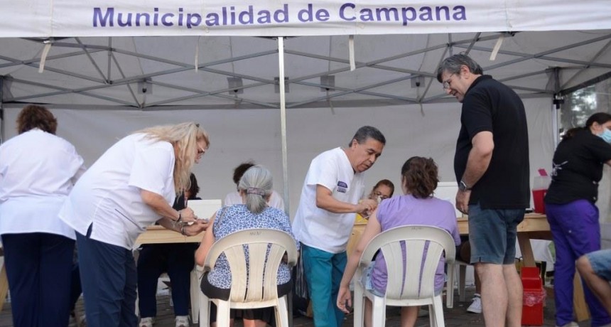 Se aplicaron unas 250 vacunas contra el Covid-19 en la Plaza Eduardo Costa