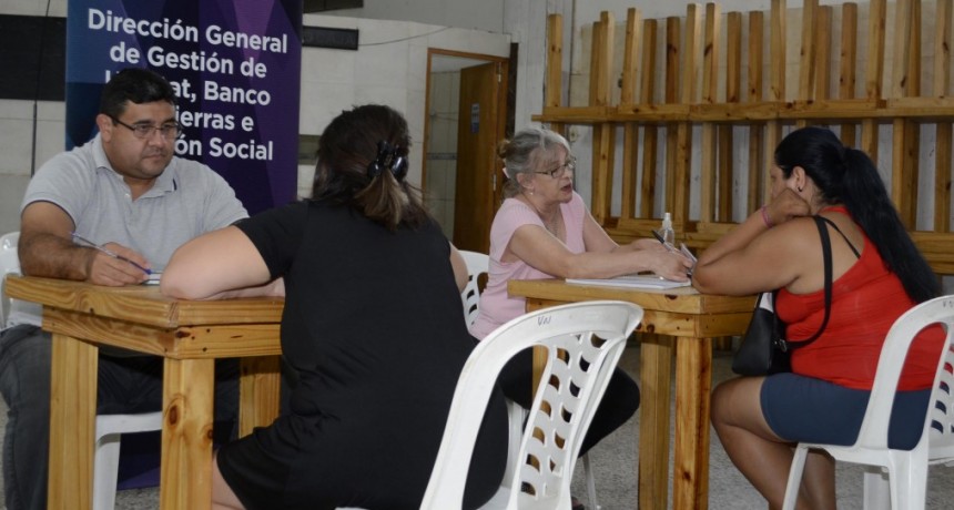 Escrituración: el Municipio estuvo en Villanueva y asesoró a vecinos