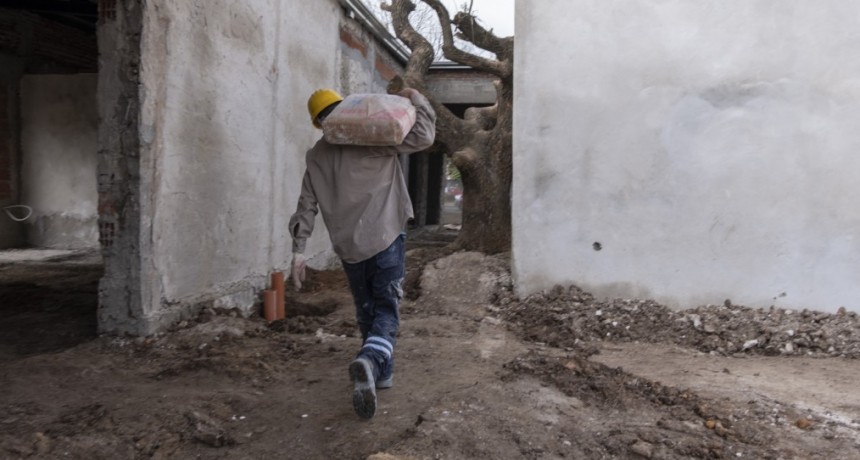 Crecimiento del empleo en la construcción : se superaron los 450 mil puestos de trabajo y se acerca el piso histórico