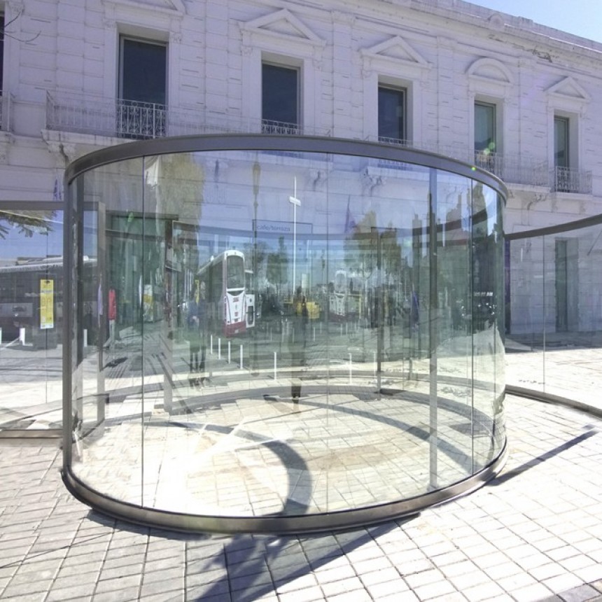 Reconocida obra conceptual del artista estadounidense Dan Graham en el nuevo Paseo Costanero de Campana