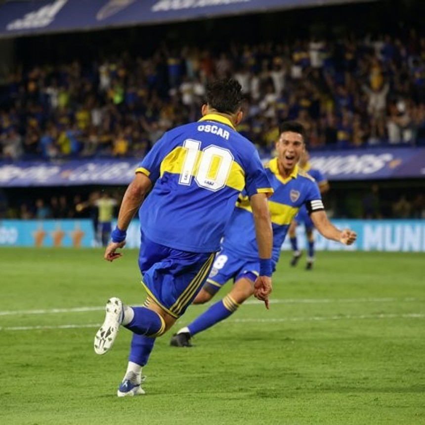 El campeón debutó con una victoria