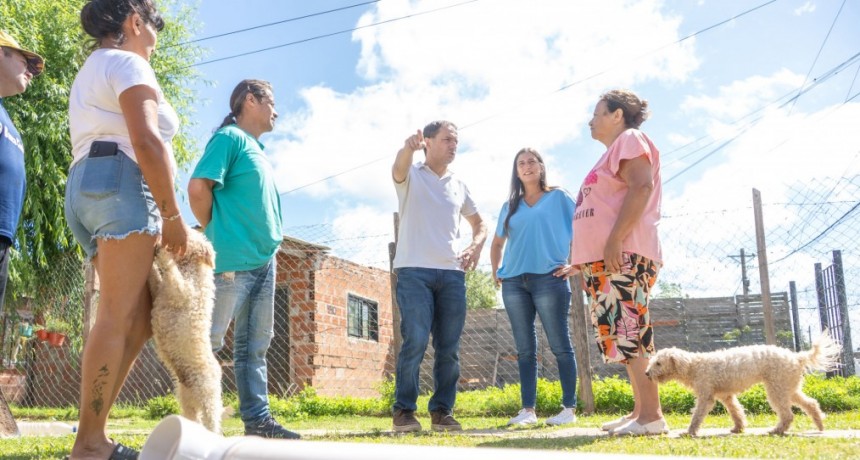 El Intendente sigue recorriendo los barrios y dialogando con los vecinos
