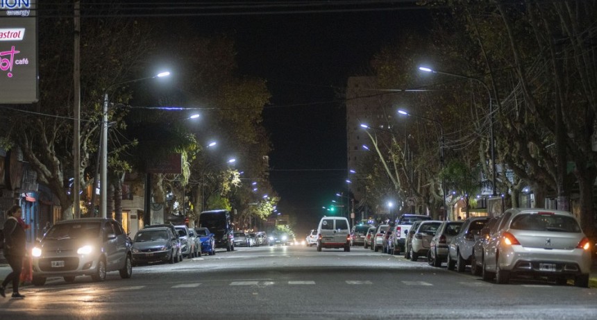 Importantes trabajos de puesta en valor del alumbrado público de la ciudad   