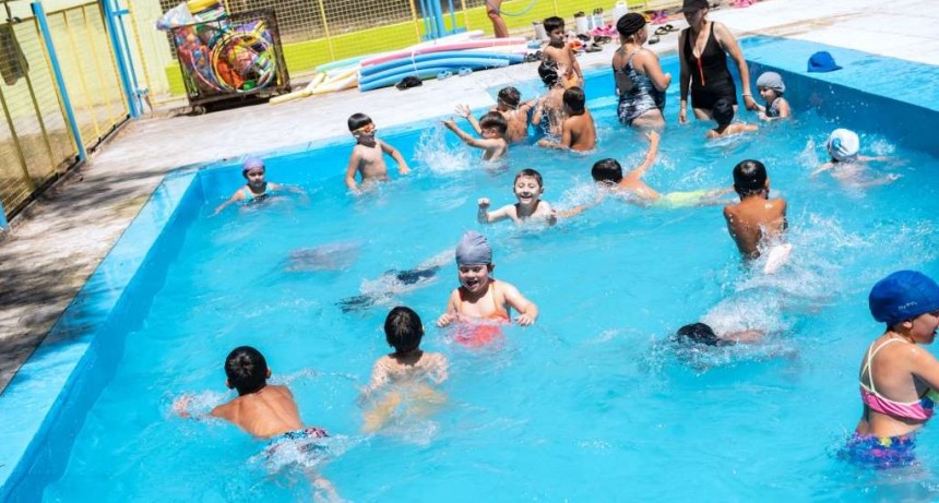 Más de 400 pibes y pibas de la ciudad disfrutan de las Escuelas Abiertas de Verano