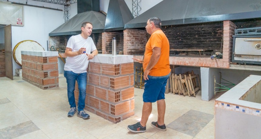 Abella visitó la sociedad de fomento del barrio Del Pino   