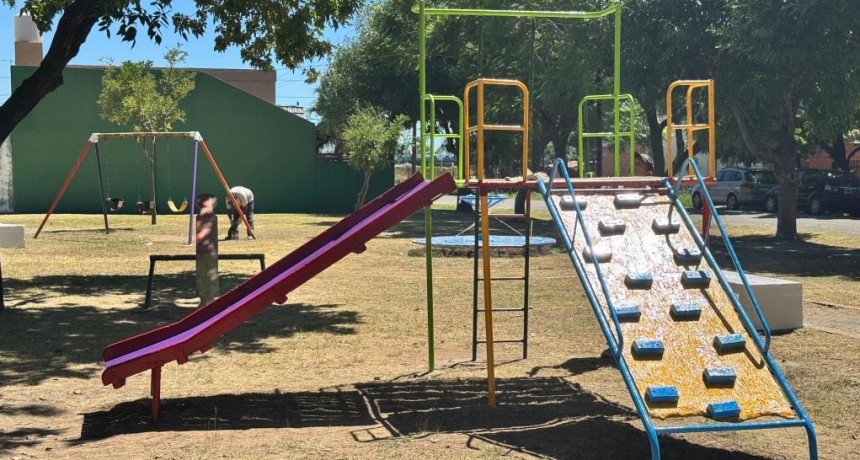 Cuadrillas municipales trabajan para brindar plazas más seguras y cómodas para las familias   
