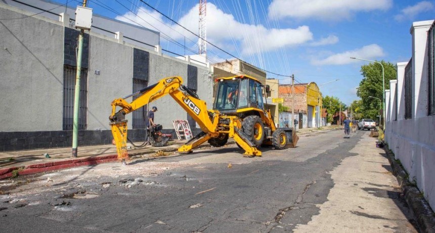 El Plan de Bacheo Urbano de Hormigón también se ejecuta sobre la calle Alem 