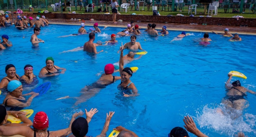 Los adultos mayores disfrutaron de una jornada junto a sus familias en la Colonia Municipal   
