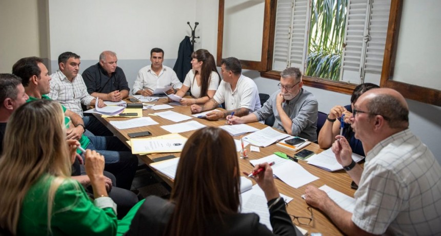 “El concejal Ruiz era parte de una gestión que prometió varias veces un polideportivo y nunca lo hizo”
