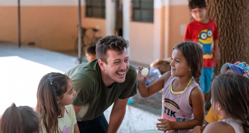 Con récord de inscriptos, cientos de niños disfrutan últimos días de las escuelas abiertas de verano