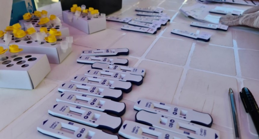 Realizan testeos r&aacute;pidos a j&oacute;venes que regresaron de Bariloche