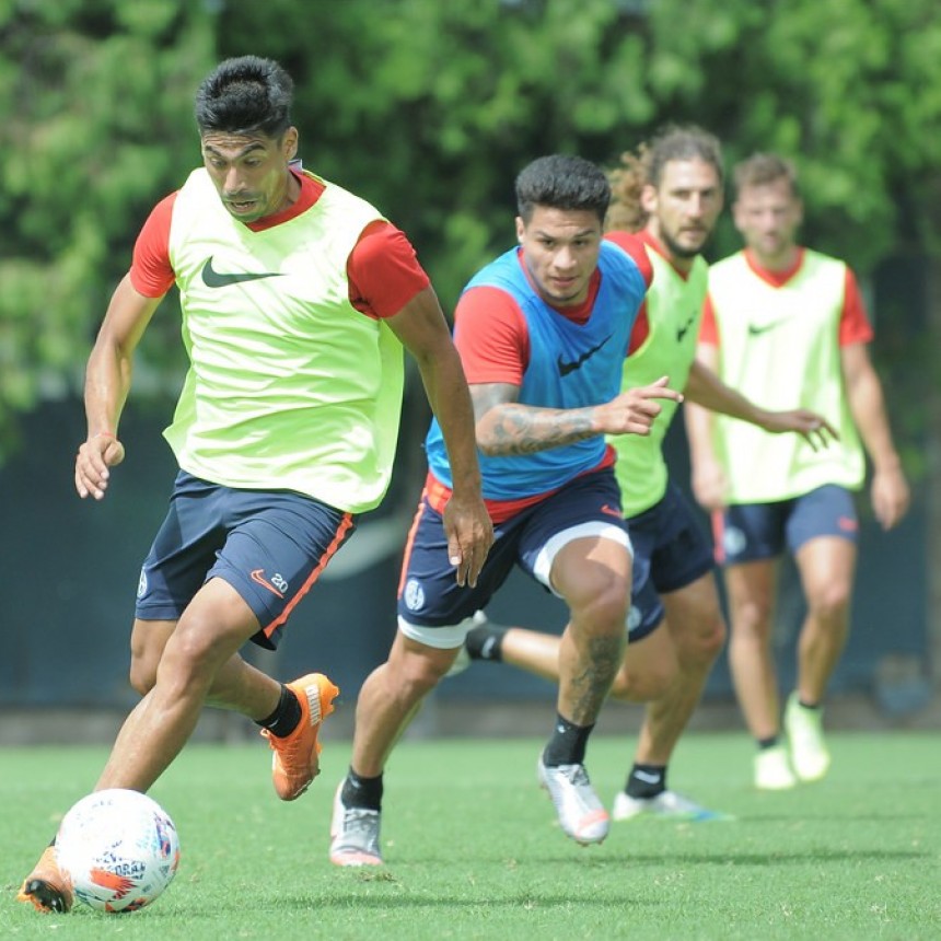 ENTRENAMIENTO EN CIUDAD DEPORTIVA : Fuerza y f&uacute;tbol reducido