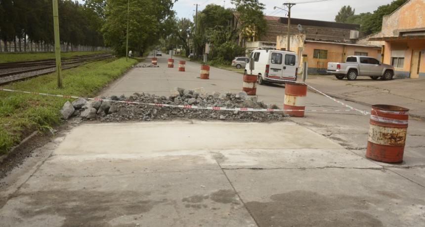   El Municipio inici&oacute; un importante plan de bacheo en el casco urbano