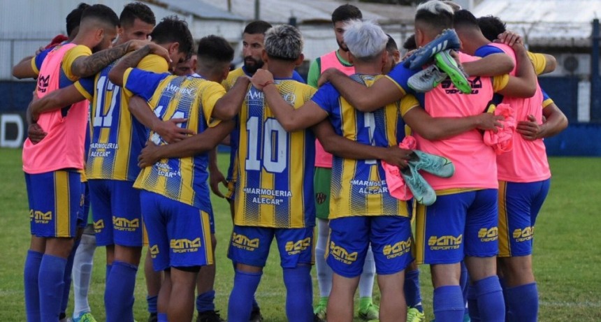 Francisco Carnero : debo desmentir las versiones del alejamiento del Entrenador