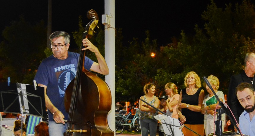 Los vecinos disfrutaron de una “milonguita” al aire libre