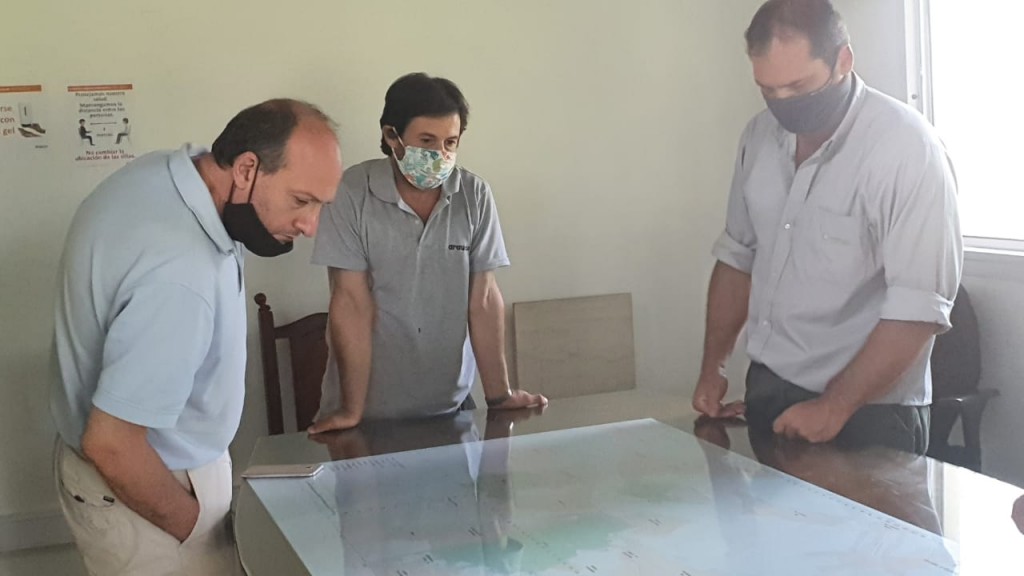 Funcionarios se interiorizaron en la actividad forestal de la zona de islas