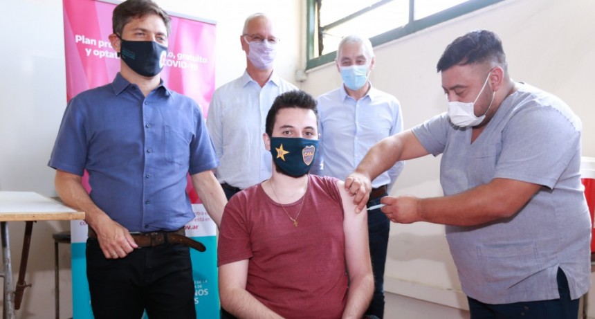   BUENOS AIRES VACUNATE  Kicillof, Gollan y Cagliardi visitaron un operativo de vacunaci&oacute;n en Berisso