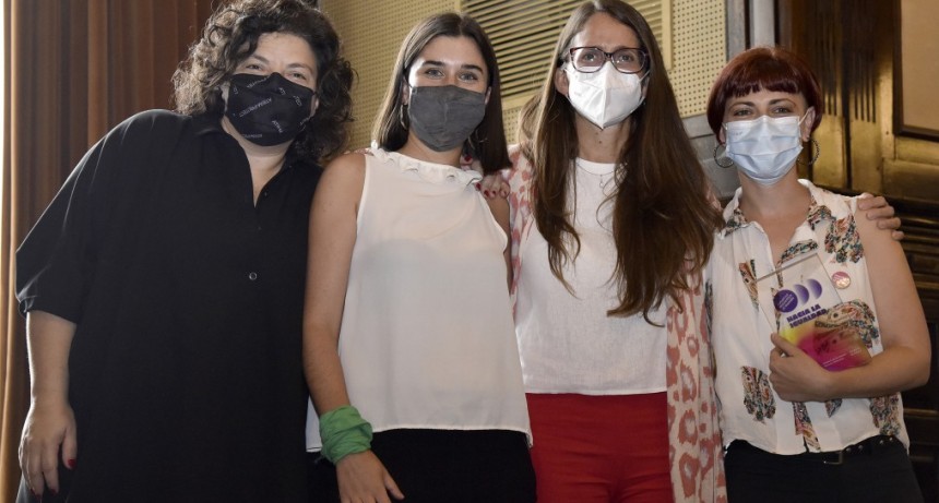 VIZZOTTI Y GÓMEZ ALCORTA ENCABEZARON EL HOMENAJE A TRABAJADORAS DE LA SALUD EN PANDEMIA QUE SE REALIZÓ EN LA TERCERA EDICIÓN DE NOSOTRAS MOVEMOS EL MUNDO