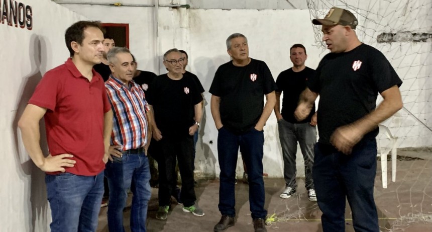 Abella se reunió con la nueva comisión directiva del club Alumni