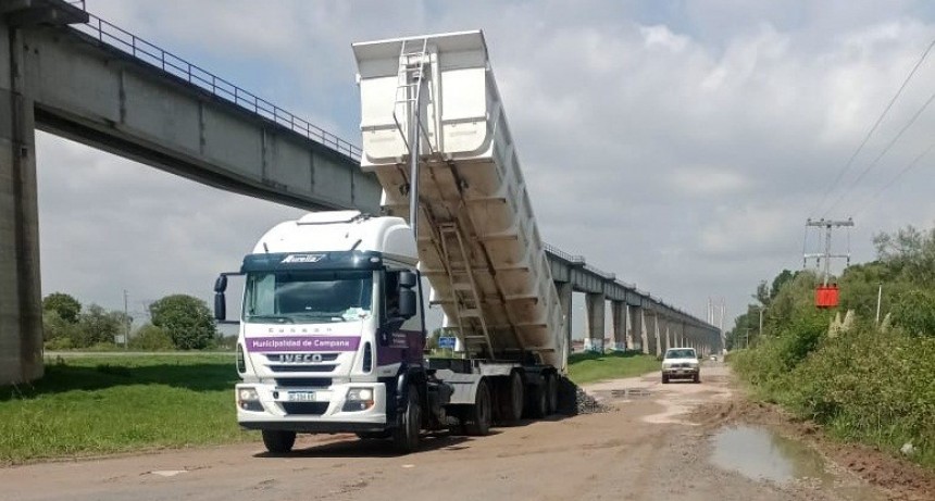 El Municipio continúa con la reparación del Camino Canal Irigoyen