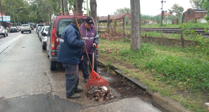 Por las lluvias, cuadrillas municipales refuerzan el trabajo de limpieza en la ciudad