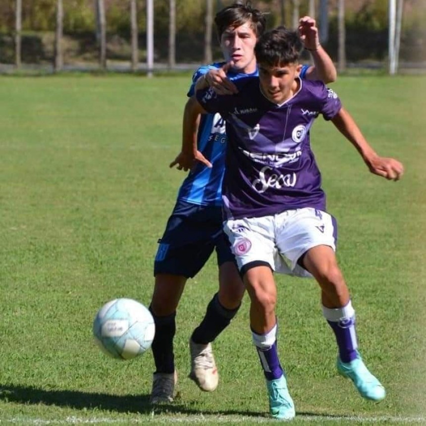Fútbol Amateur : ¡Volvieron los pibes! de Villa Dalmine