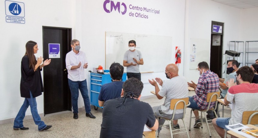 Con cupos llenos, comenzaron los cursos municipales de oficios