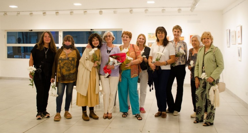 Se inauguró la exposición de artes visuales : Mujeres creativas en pandemia
