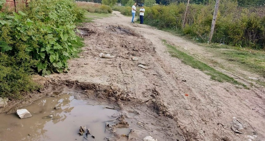 Solicitan servicios y mejoras para vecinos de la barranca de La Esperanza