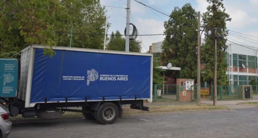 La Provincia envió nuevo mobiliario para escuelas campanenses