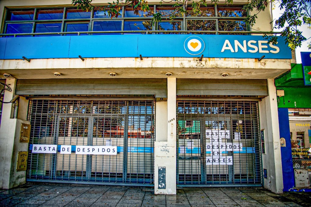 Alarma por despidos masivos en ANSES