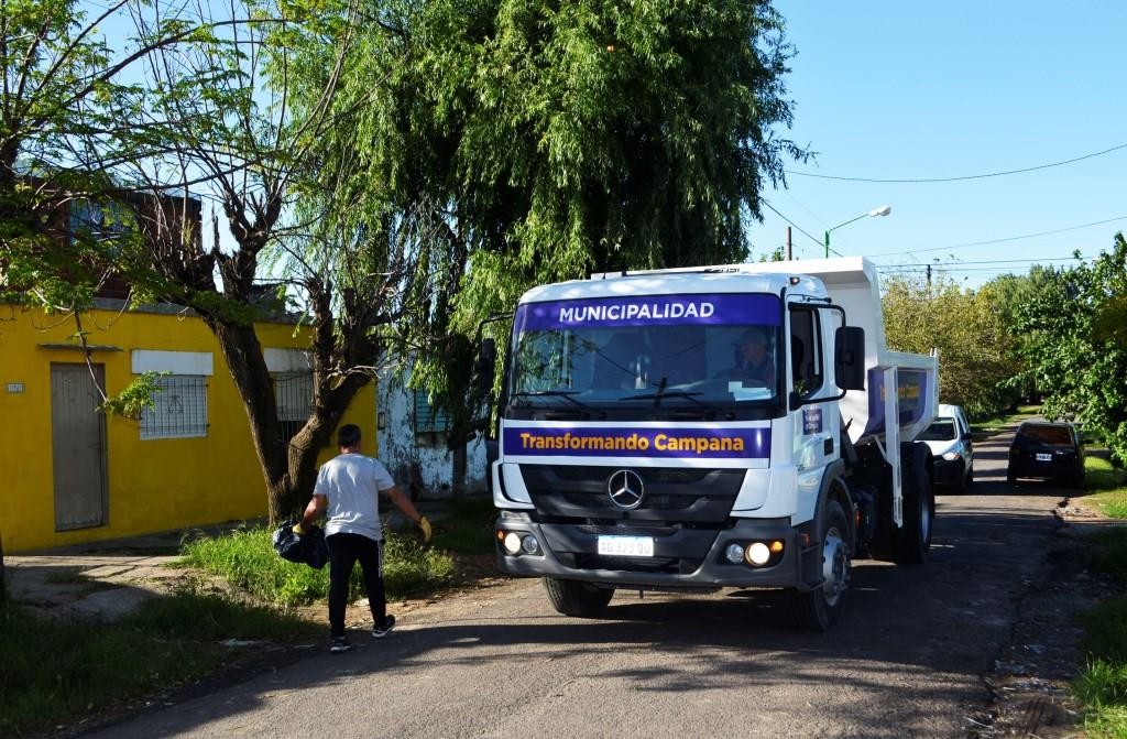 Continúan los operativos de descacharrización para prevenir el Dengue
