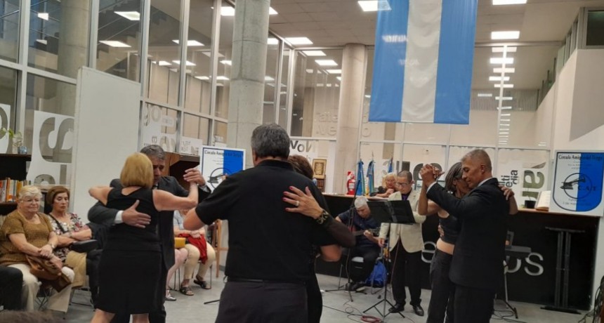Baile y música para celebrar los 39 años del Círculo Amigos del Tango