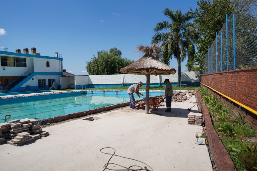 NATACIÓN : PILETA DE INVIERNO EN EL C.B.C