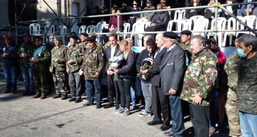 Campana brindó su homenaje a los Ex Combatientes en este 2 de Abril