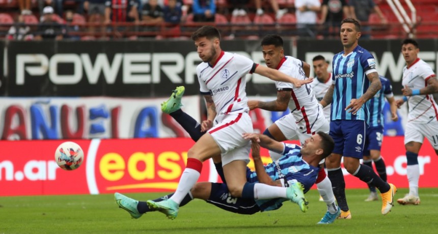 San Lorenzo y un empate bajo la lluvia 