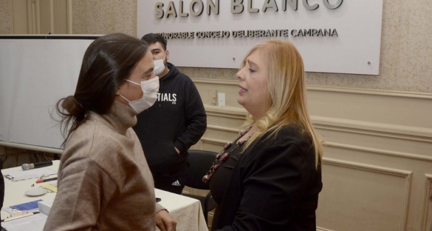 La mujer que hoy habito : autora local presentó su libro que recorre los discursos sociales y la cultura misógina