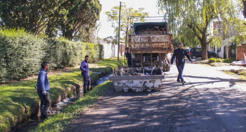 Realizan un importante operativo de mantenimiento integral en el barrio La Josefa