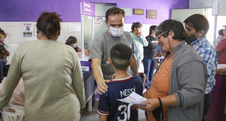 Tras el pedido de Abella y otros intendentes, finalmente Kicillof anunció el uso optativo del tapabocas en las aulas