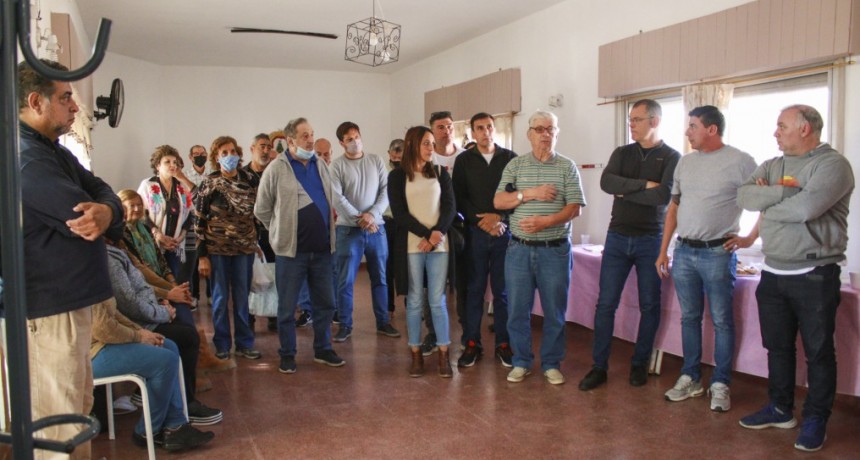 Vecinos del barrio Sarmiento agradecieron las luminarias LED y el trabajo de conexiones cloacales que realizó el Municipio   