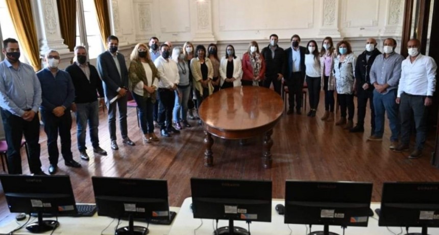 LA PRESIDENTE DEL CONSEJO ESCOLAR PIDIÓ MÁS AUXILIARES A LA PROVINCIA