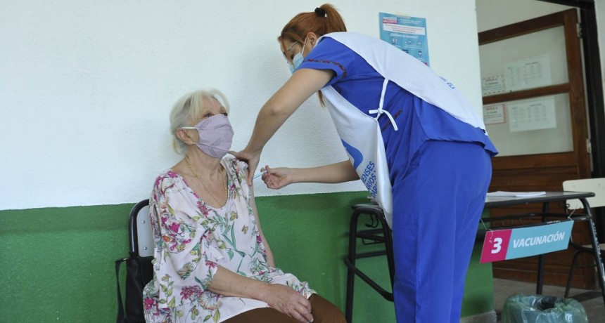 LA PROVINCIA COMIENZA A APLICAR UN SEGUNDO REFUERZO DE LA VACUNA CONTRA EL CORONAVIRUS