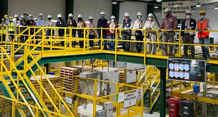 Delegados agrícolas y económicos de Asia, Oceanía, Unión Europea y América, visitaron la planta de semillas de Bayer en Rojas