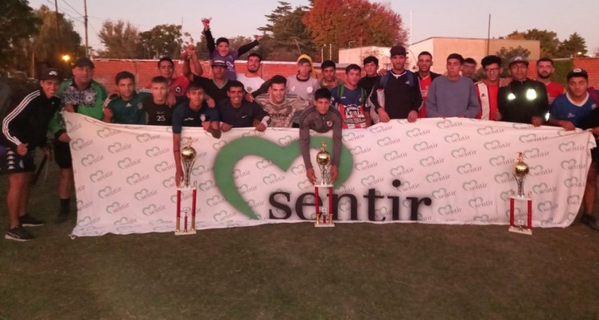 El equipo Sentir siempre presente con su espíritu solidario