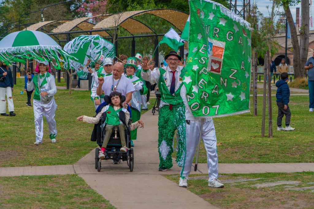 Entre barriletes y una murga silenciosa, se concientizó sobre el Autismo