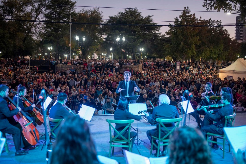 El otoño brilló en Campana en una tarde repleta de buena música y exquisitos sabores