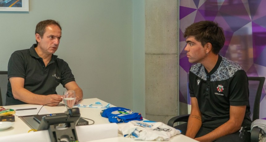 El intendente Abella se reunió con dos destacados ciclistas de la ciudad